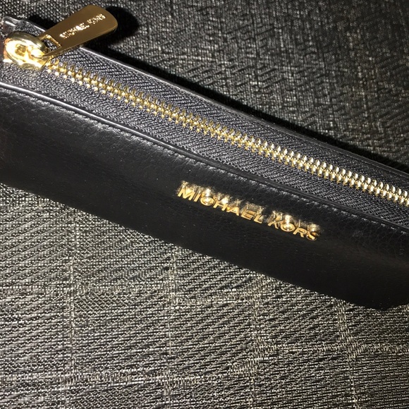 Michael Kors 💵 wallet - Picture 3 of 5